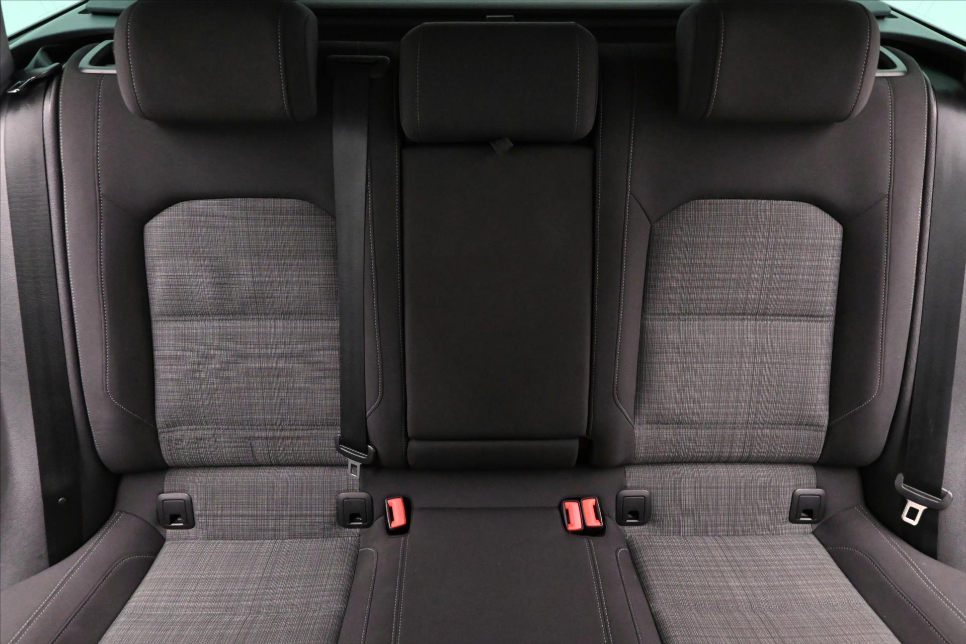 Hlavní fotografie vozu Volkswagen Passat 2,0 TDI 110 kW DSG BUSINESS ZÁRUKA AŽ 5 LET (28)