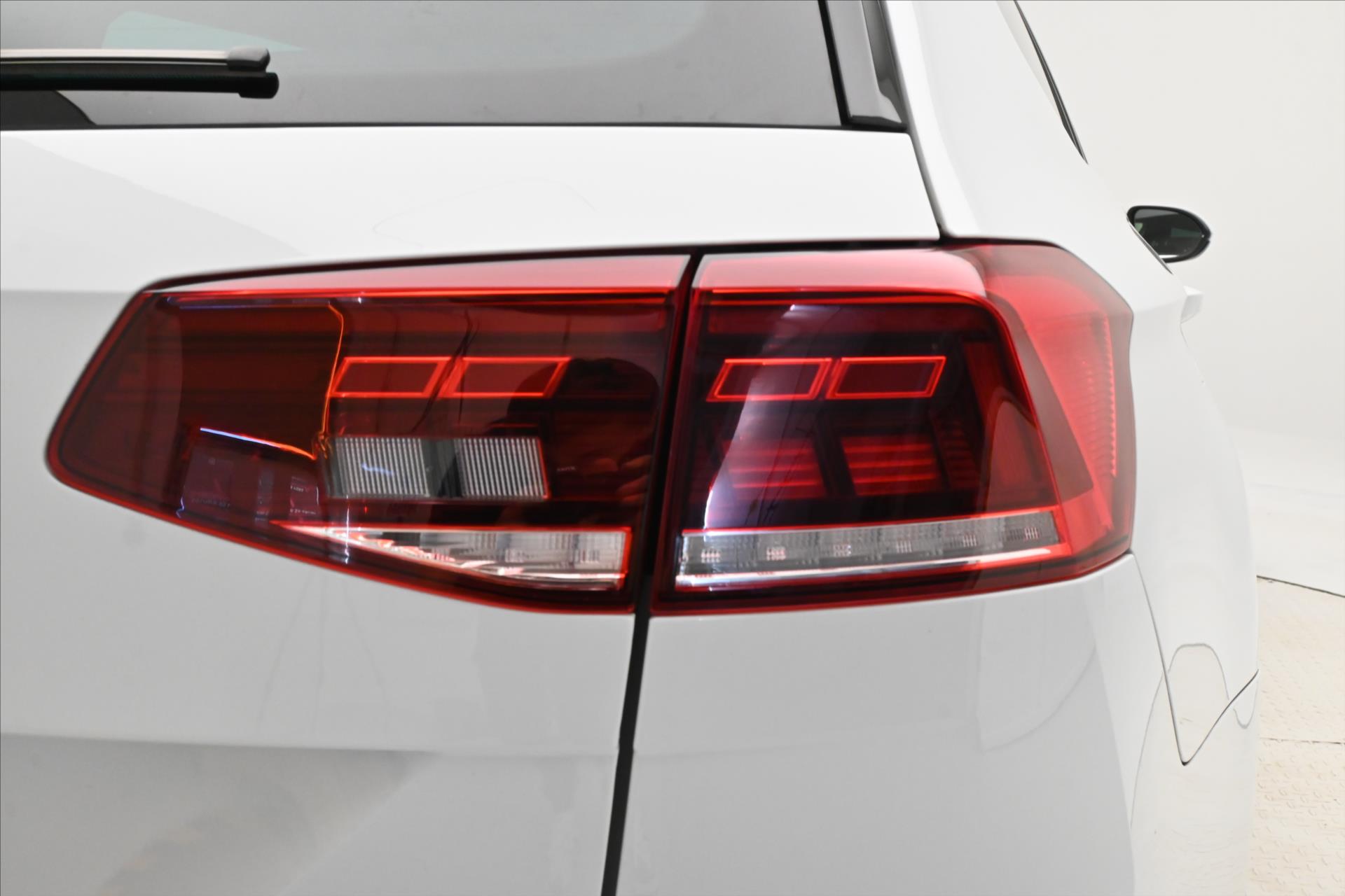 Hlavní fotografie vozu Volkswagen Passat 2,0 TDI 110 kW DSG BUSINESS ZÁRUKA AŽ 5 LET (30)