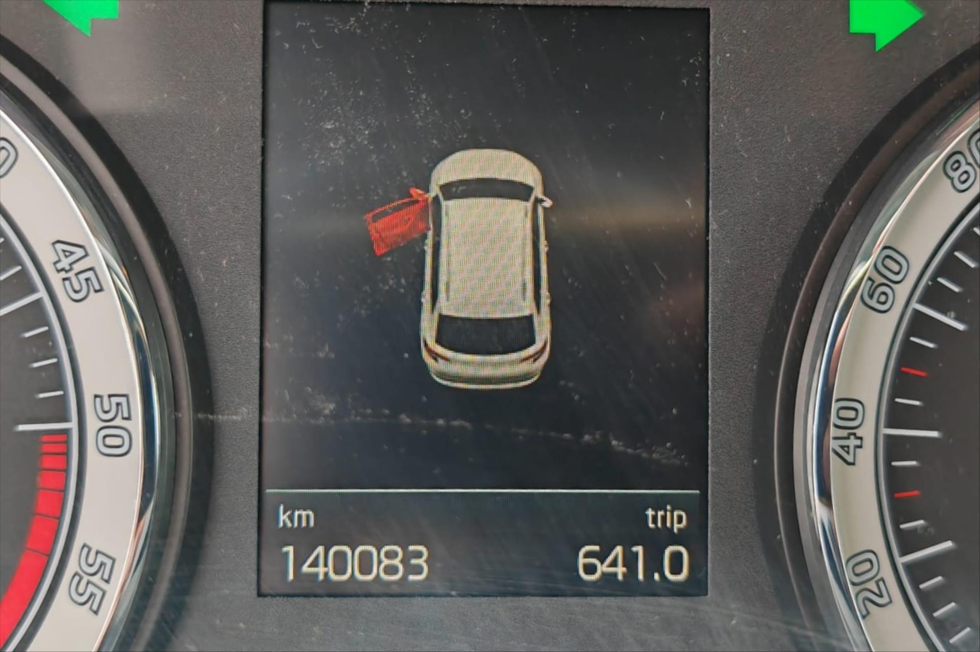 Hlavní fotografie vozu Škoda Karoq 2,0 TDI 85kW DSG Ambition VŮZ PŘIPRAVUJEME K PRODEJI (3)