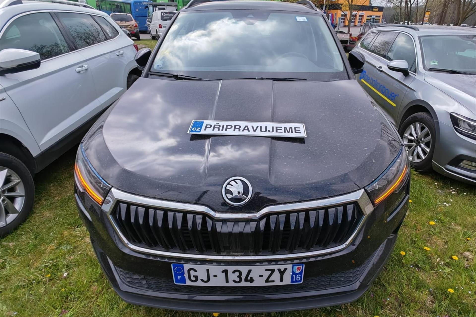 Hlavní fotografie vozu Škoda Karoq 2,0 TDI 85kW DSG Ambition VŮZ PŘIPRAVUJEME K PRODEJI (4)