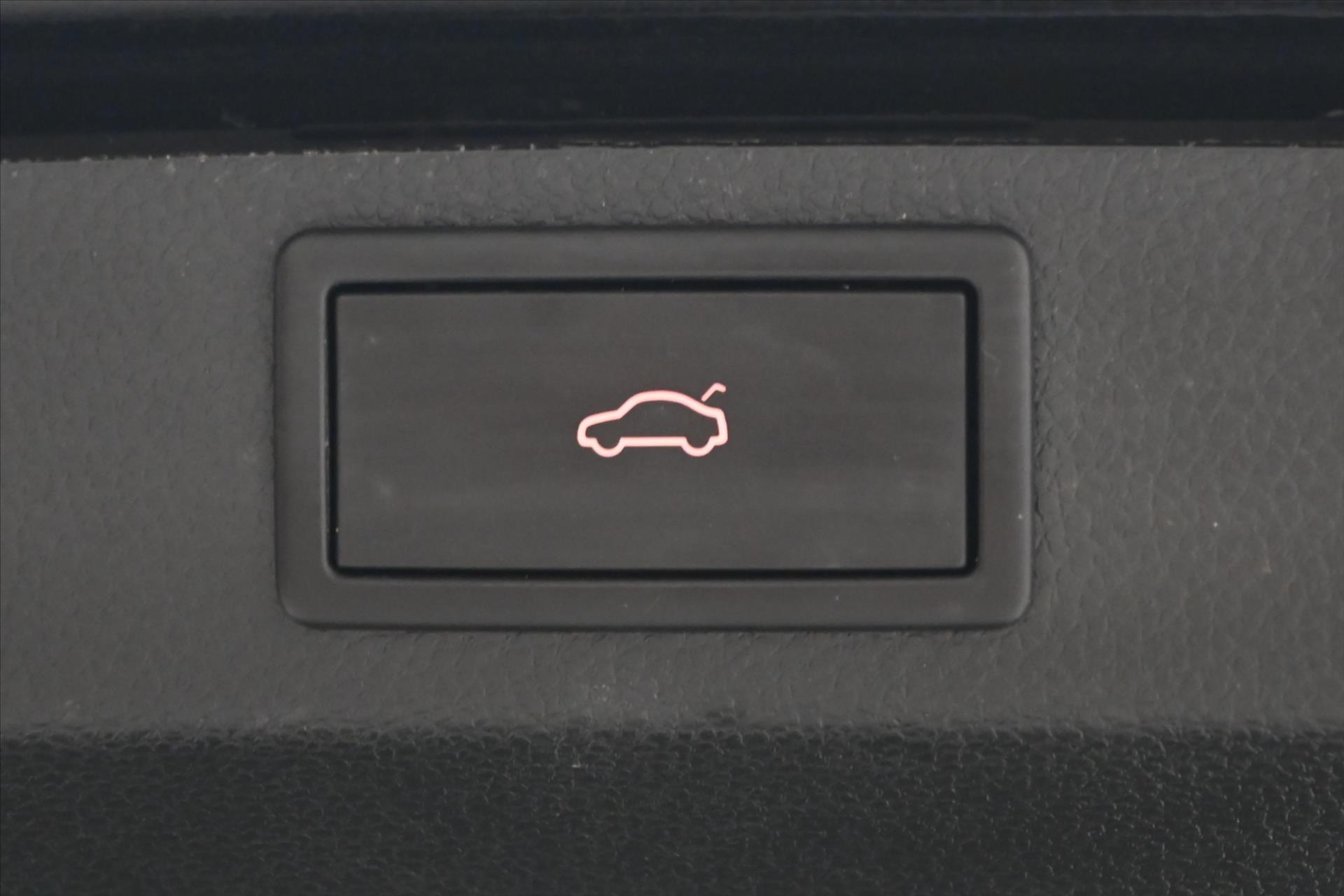 Hlavní fotografie vozu Škoda Karoq 2,0 TDI 85kW DSG NAVIGACE Záruka až 5 let (28)