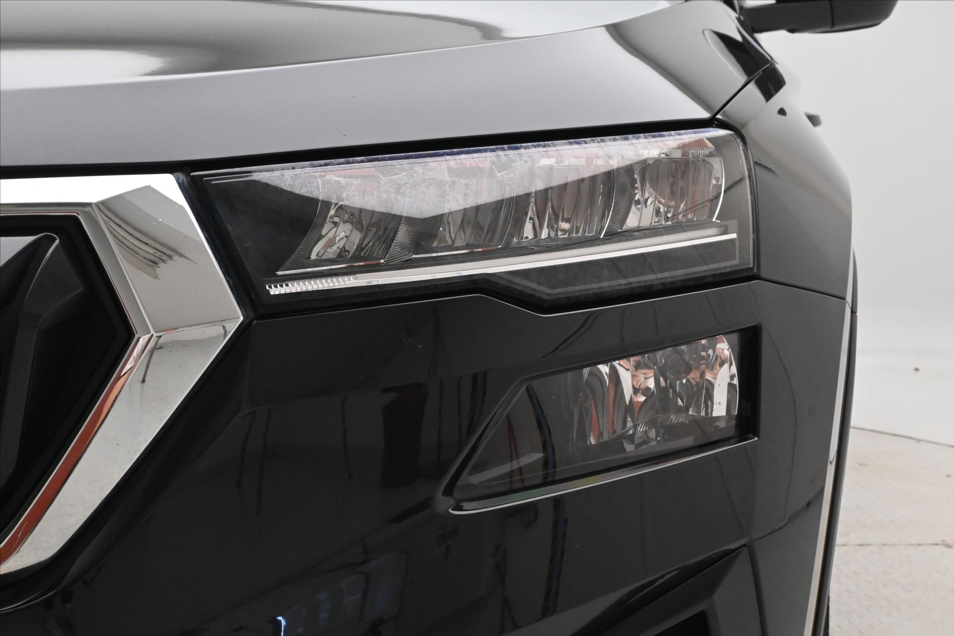 Hlavní fotografie vozu Škoda Karoq 2,0 TDI 85kW DSG NAVIGACE Záruka až 5 let (30)