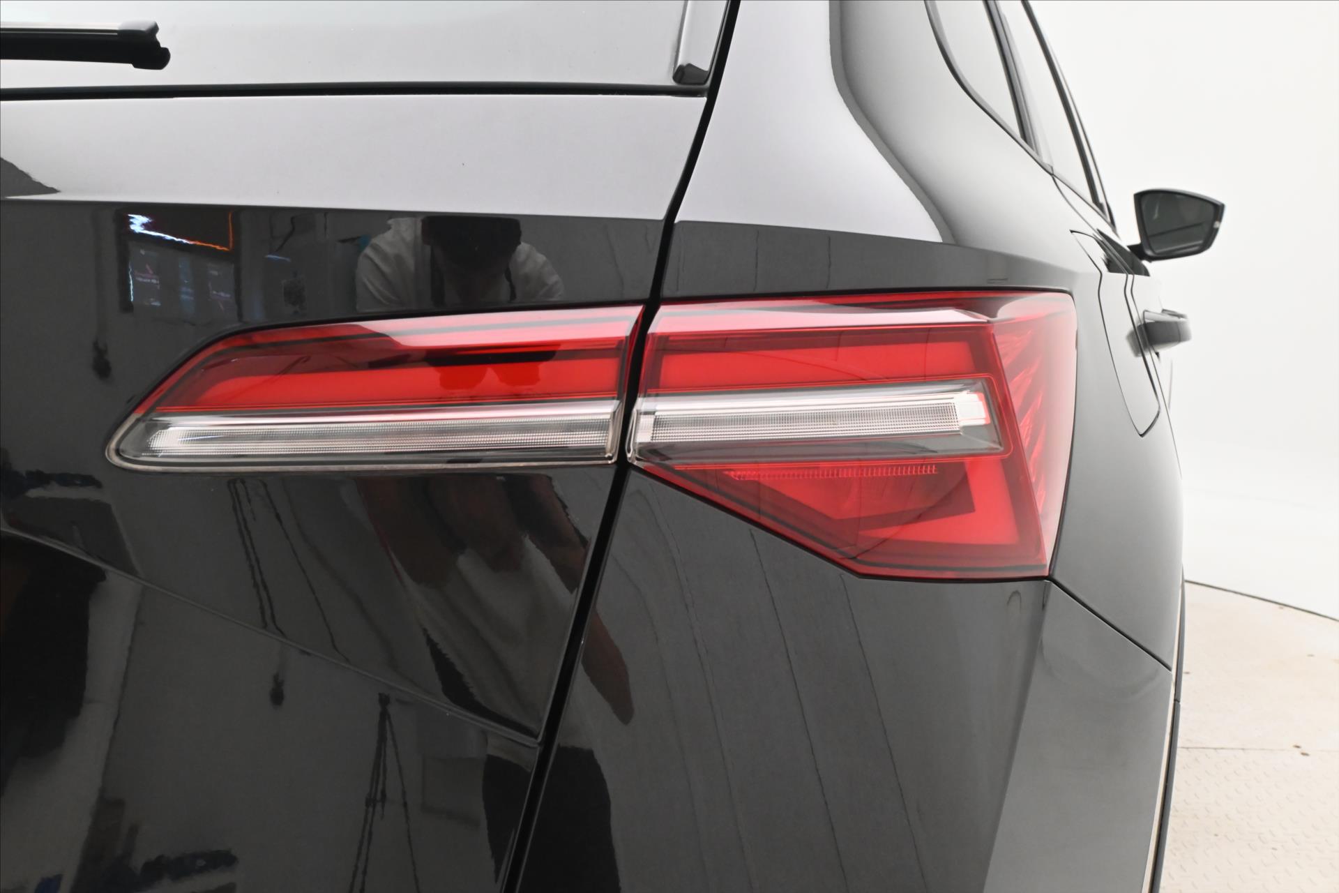 Hlavní fotografie vozu Škoda Karoq 2,0 TDI 85kW DSG NAVIGACE Záruka až 5 let (31)