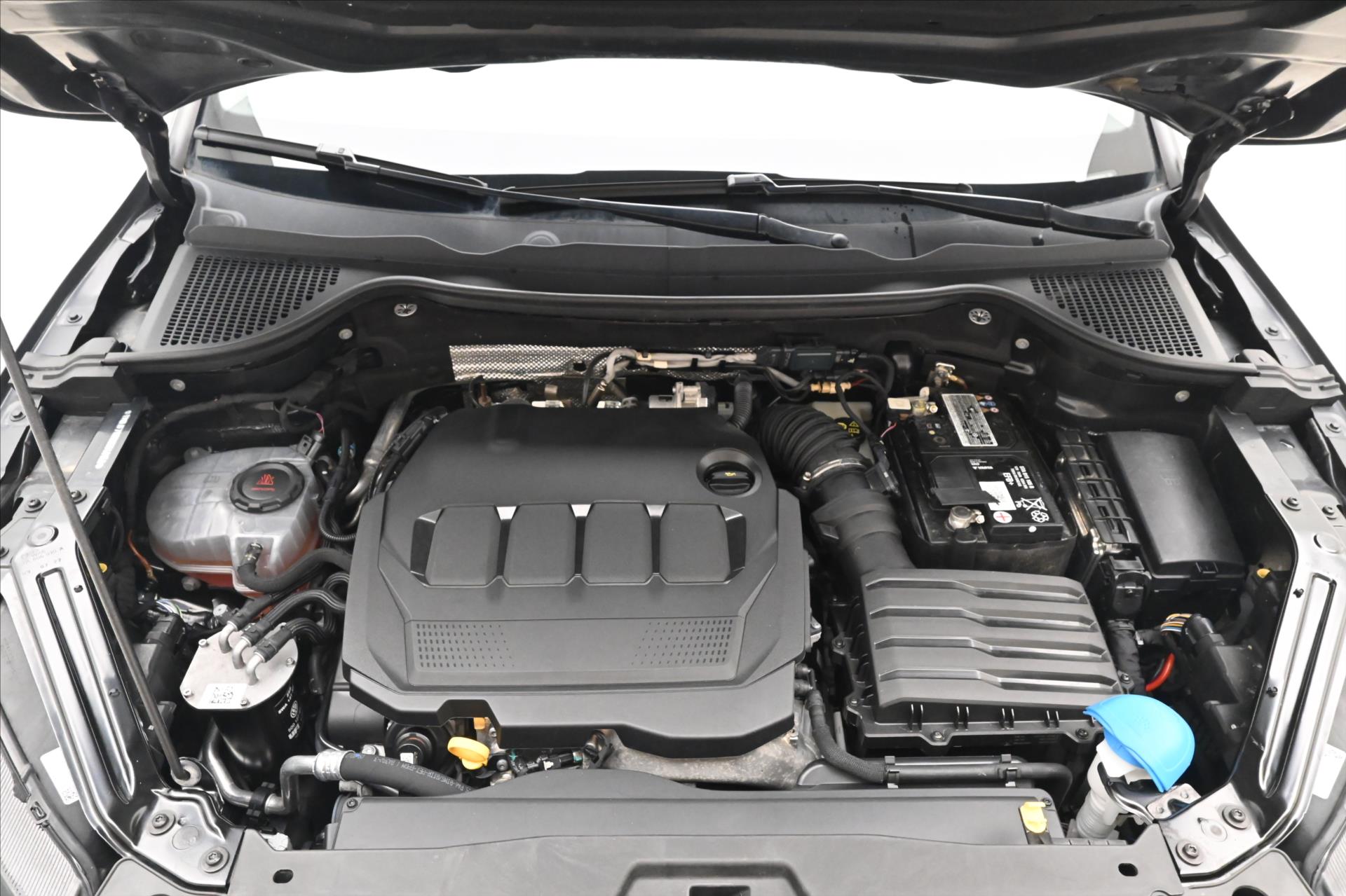 Hlavní fotografie vozu Škoda Karoq 2,0 TDI 85kW DSG NAVIGACE Záruka až 5 let (10)