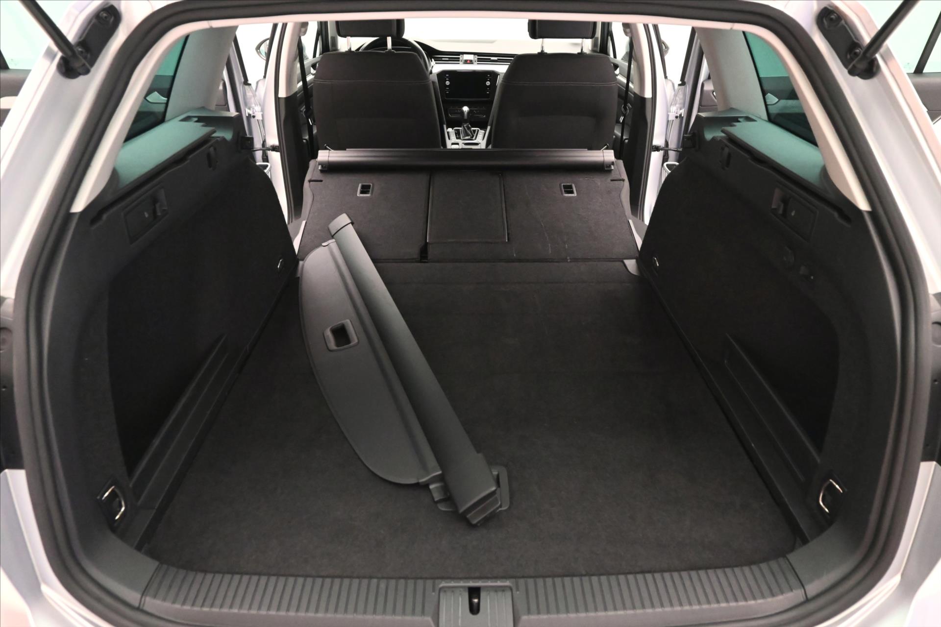 Hlavní fotografie vozu Volkswagen Passat 2,0 TDI 110kW DSG Business Záruka až 5 let (11)