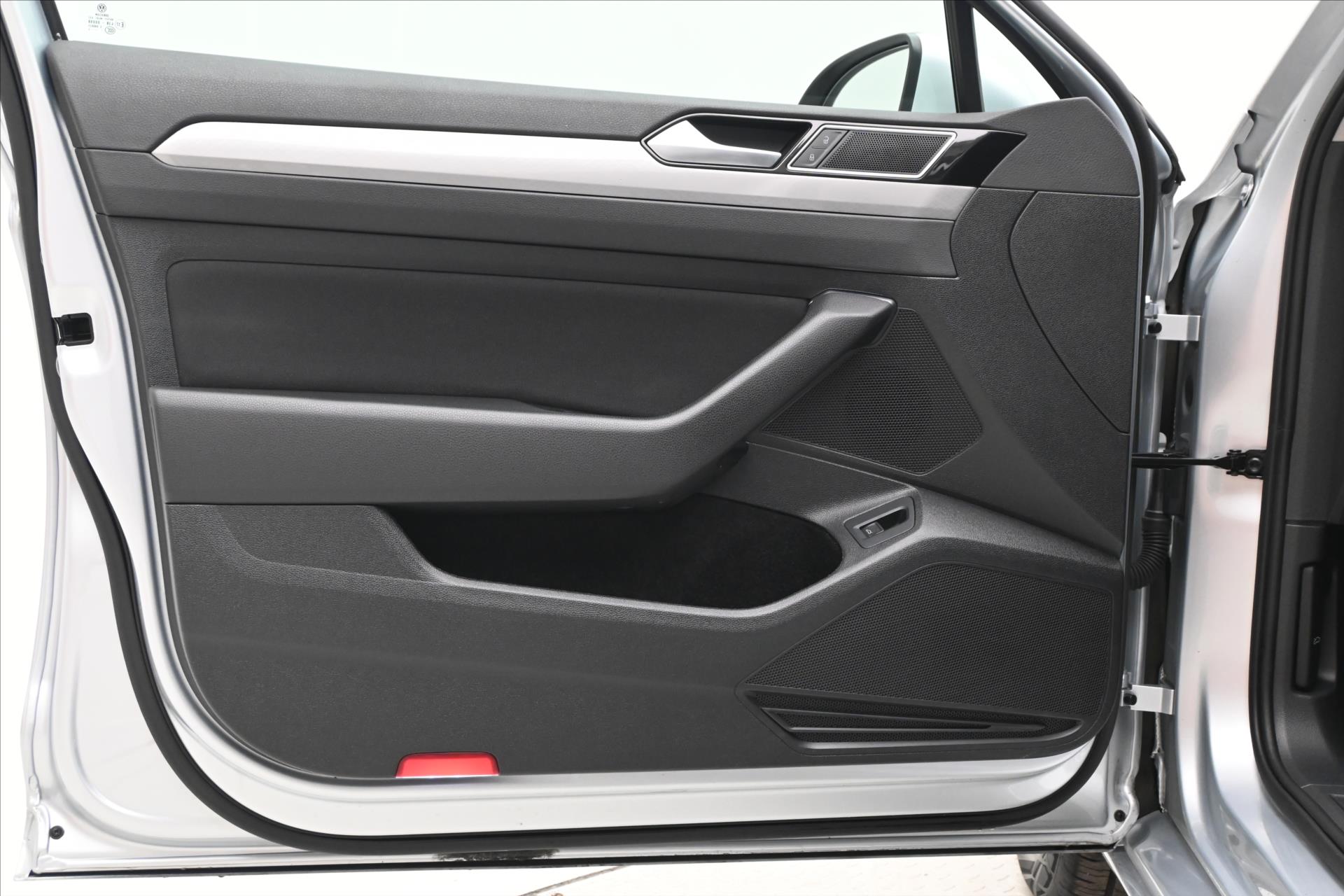 Hlavní fotografie vozu Volkswagen Passat 2,0 TDI 110kW DSG Business Záruka až 5 let (25)