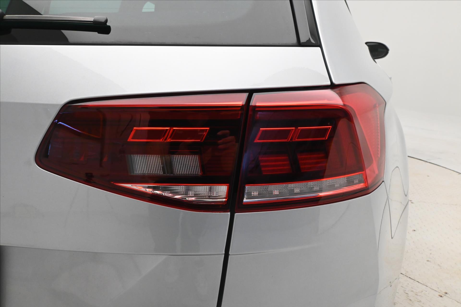 Hlavní fotografie vozu Volkswagen Passat 2,0 TDI 110kW DSG Business Záruka až 5 let (31)