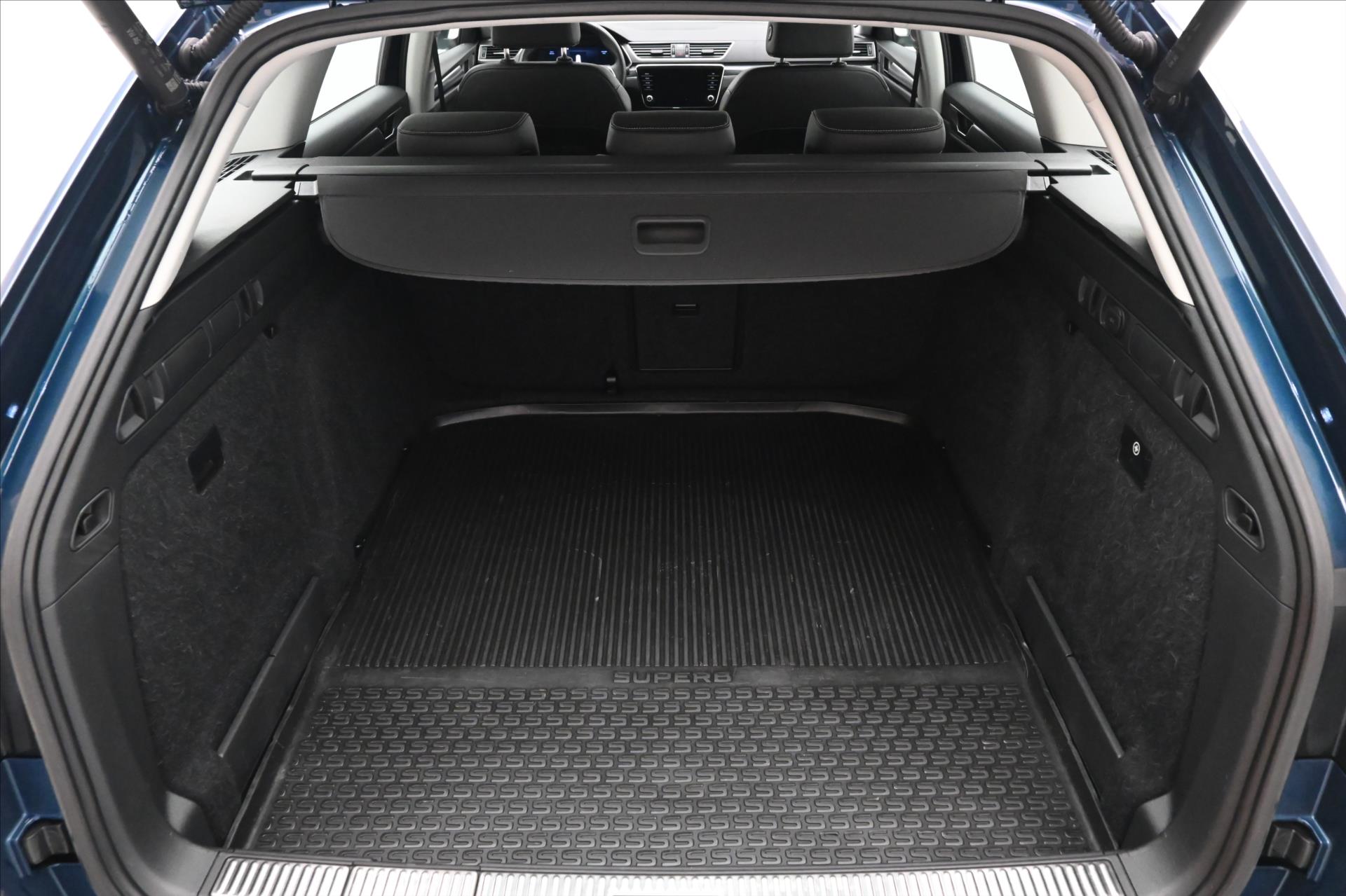 Hlavní fotografie vozu Škoda Superb 2,0 TDI 110 kW DSG Záruka až 5 let (10)