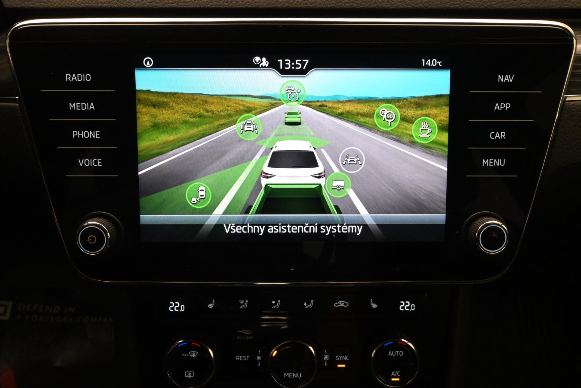 Hlavní fotografie vozu Škoda Superb 2,0 TDI 110 kW DSG Záruka až 5 let (19)