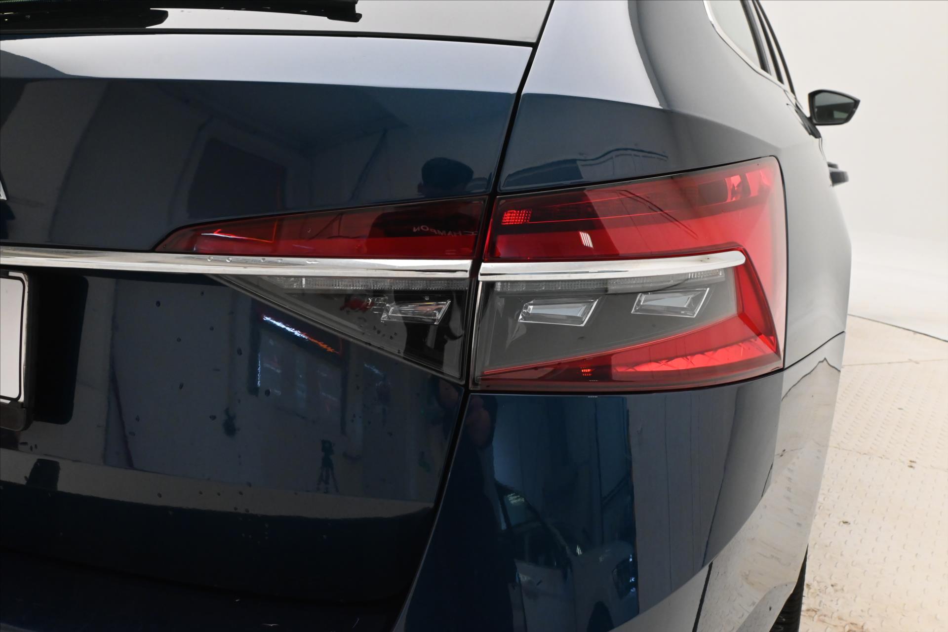 Hlavní fotografie vozu Škoda Superb 2,0 TDI 110 kW DSG Záruka až 5 let (32)