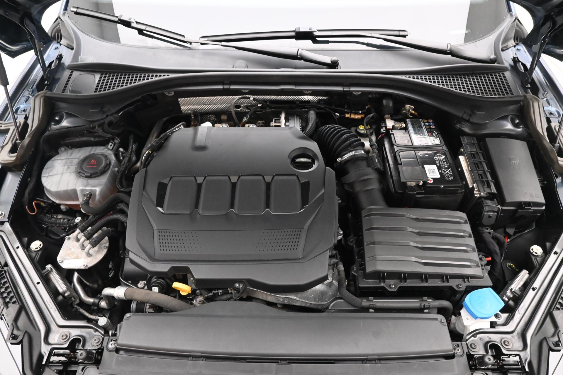 Hlavní fotografie vozu Škoda Superb 2,0 TDI 110 kW DSG Záruka až 5 let (9)