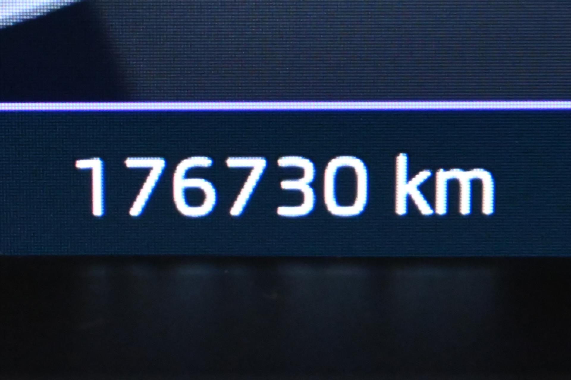 Hlavní fotografie vozu Škoda Superb 2,0 TDI 110 kW DSG Style Záruka až 5 let (17)