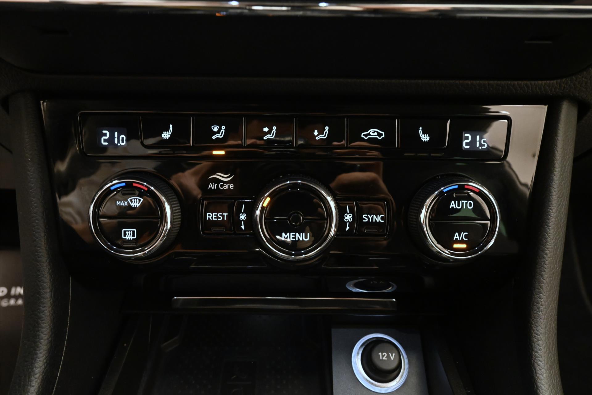 Hlavní fotografie vozu Škoda Superb 2,0 TDI 110 kW DSG Style Záruka až 5 let (21)