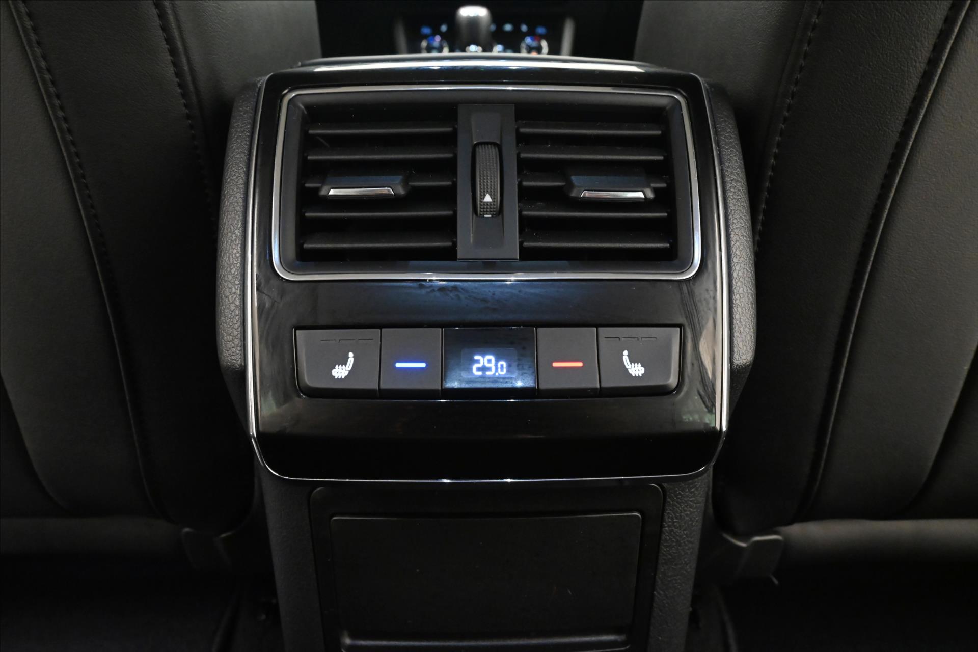 Hlavní fotografie vozu Škoda Superb 2,0 TDI 110 kW DSG Style Záruka až 5 let (22)