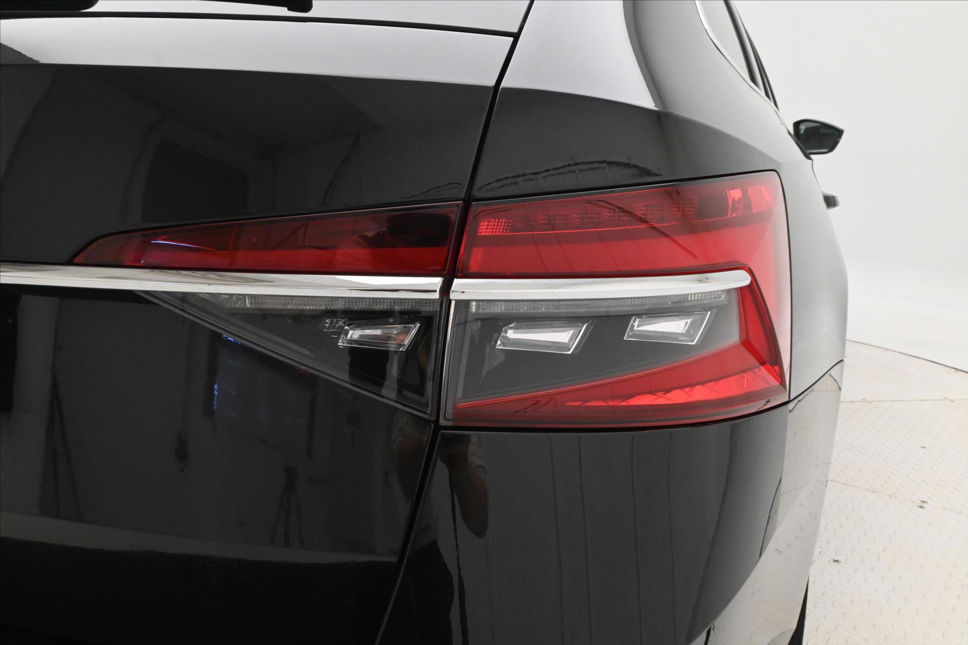 Hlavní fotografie vozu Škoda Superb 2,0 TDI 110 kW DSG Style Záruka až 5 let (32)