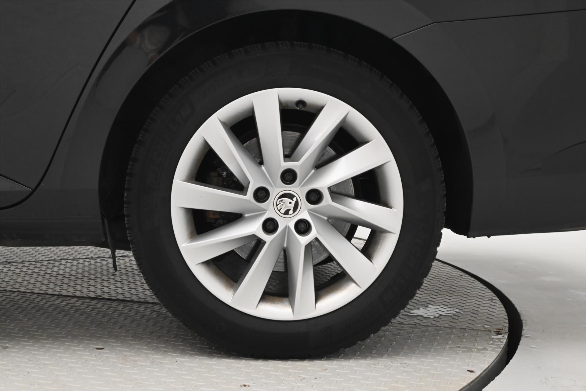 Hlavní fotografie vozu Škoda Superb 2,0 TDI 110 kW DSG Style Záruka až 5 let (33)