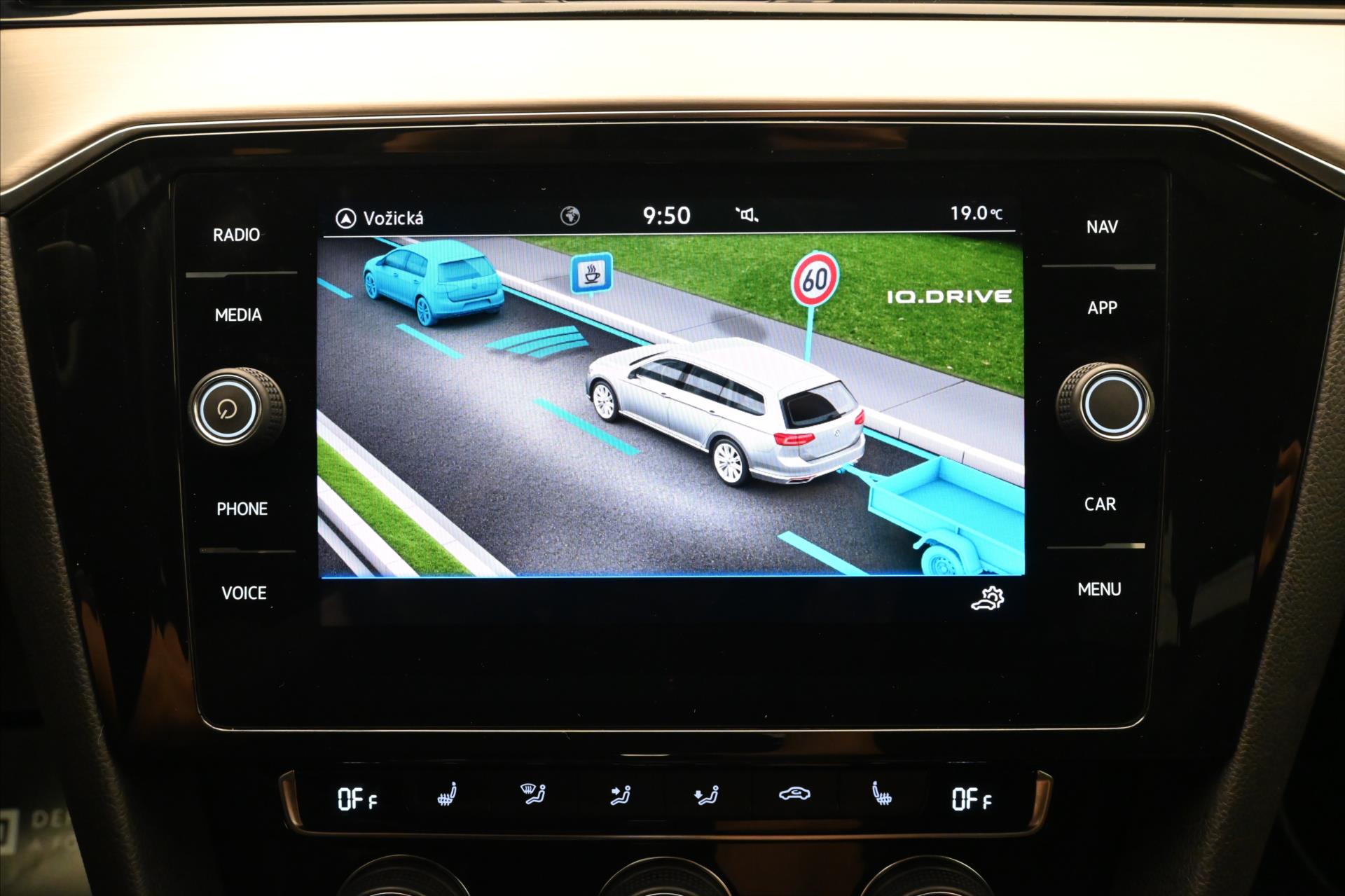 Main photo of the car Volkswagen Passat 2.0 TDI 110kW DSG Elegance Warranty up to 5 years (19)