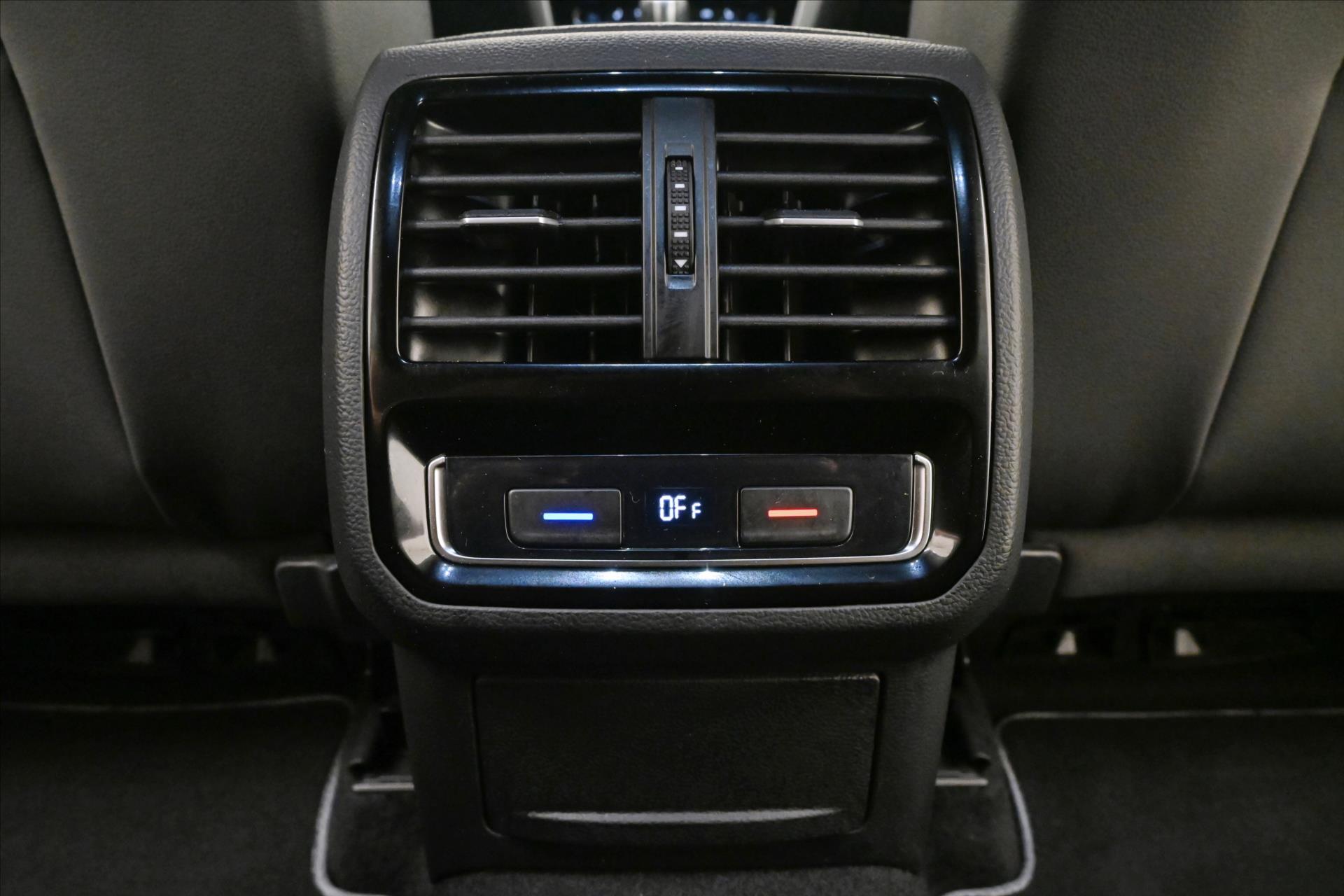 Main photo of the car Volkswagen Passat 2.0 TDI 110kW DSG Elegance Warranty up to 5 years (22)