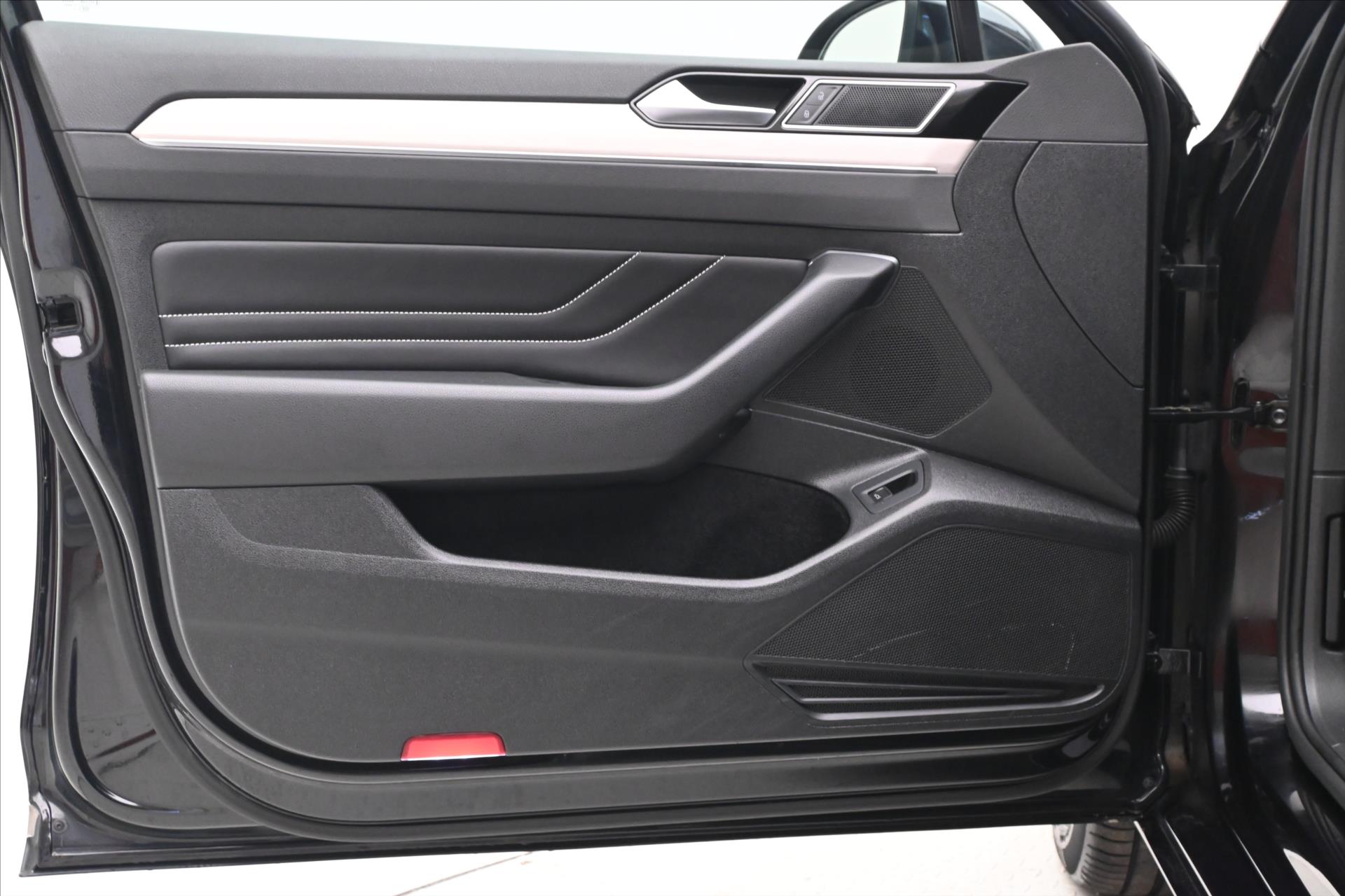 Main photo of the car Volkswagen Passat 2.0 TDI 110kW DSG Elegance Warranty up to 5 years (25)