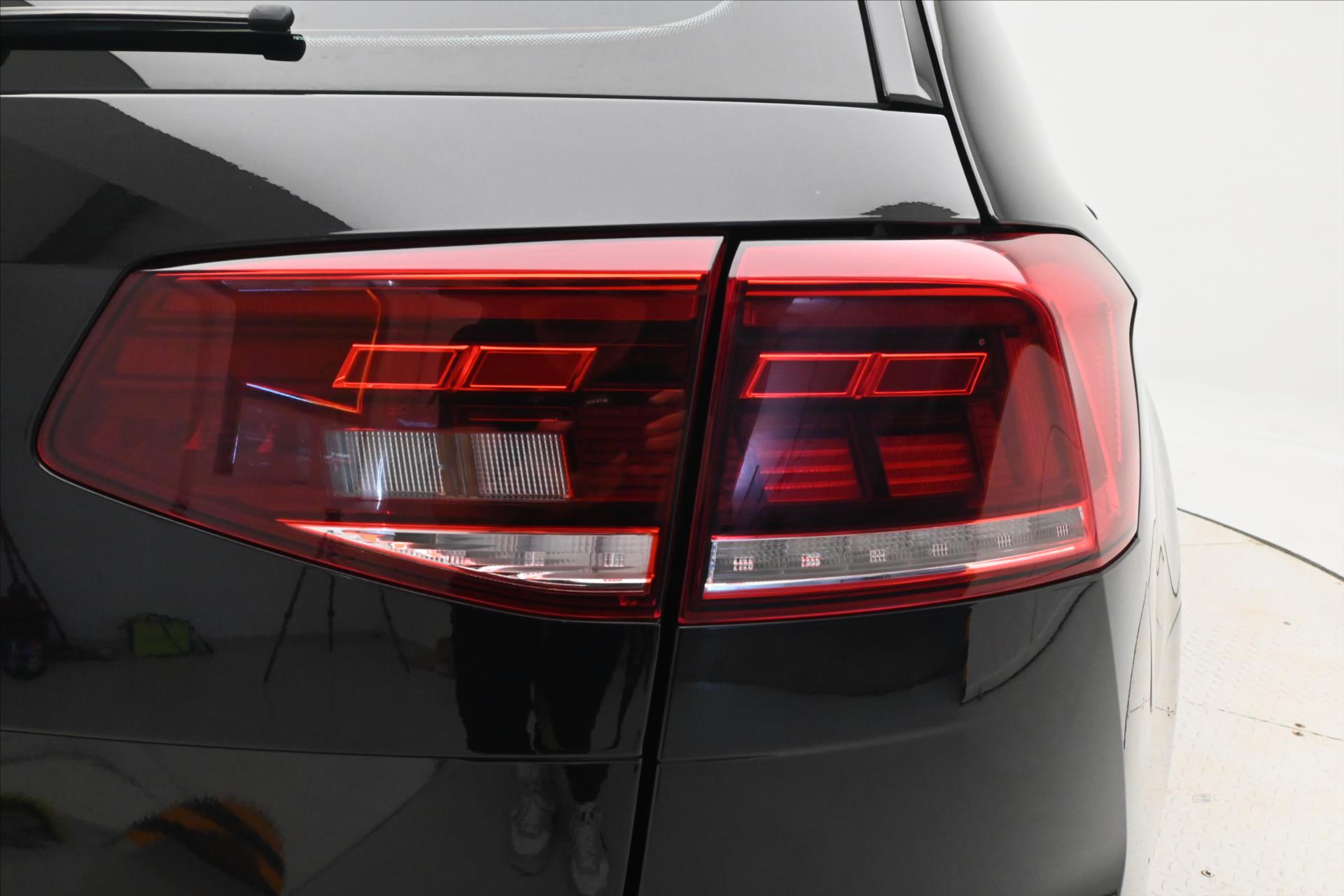 Main photo of the car Volkswagen Passat 2.0 TDI 110kW DSG Elegance Warranty up to 5 years (30)