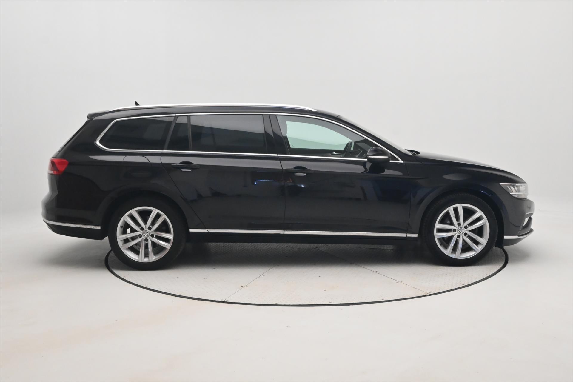 Main photo of the car Volkswagen Passat 2.0 TDI 110kW DSG Elegance Warranty up to 5 years (4)