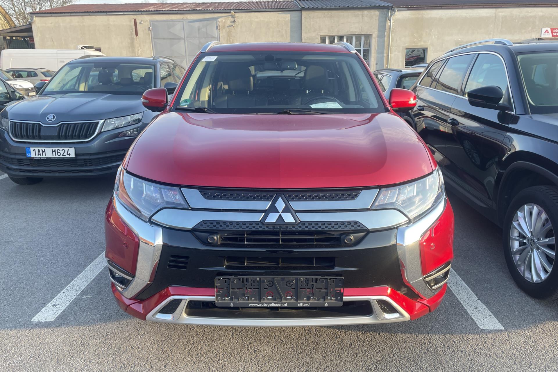 Mitsubishi Outlander 2,4 PHEV Intense+ 4WD VŮZ PŘIPRAVUJEME K PRODEJI