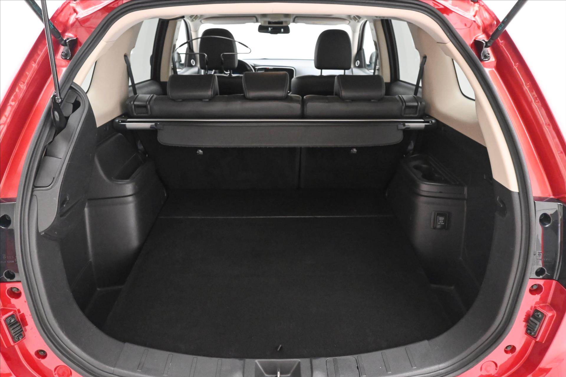 Main photo of the car Mitsubishi Outlander 2.4 PHEV Intense+ 4WD Warranty up to 5 years (11)