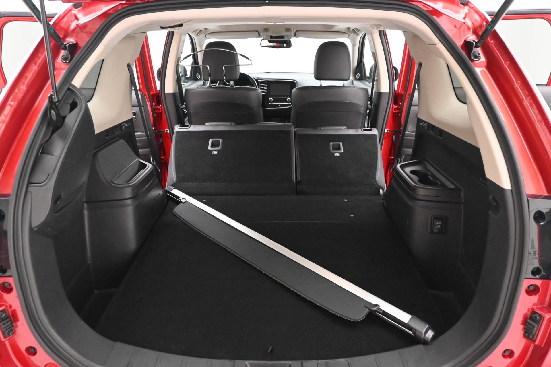 Main photo of the car Mitsubishi Outlander 2.4 PHEV Intense+ 4WD Warranty up to 5 years (12)