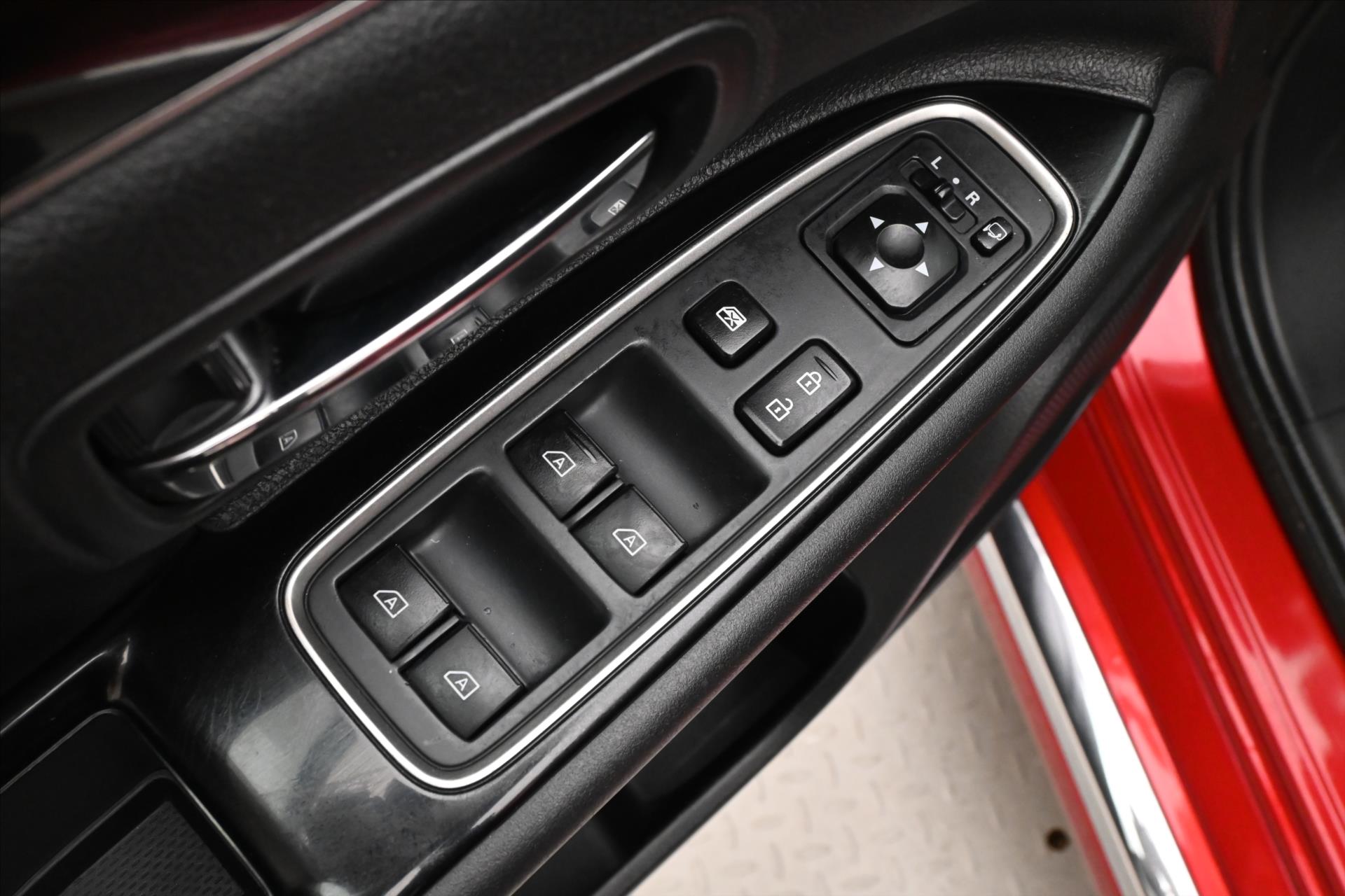 Main photo of the car Mitsubishi Outlander 2.4 PHEV Intense+ 4WD Warranty up to 5 years (26)
