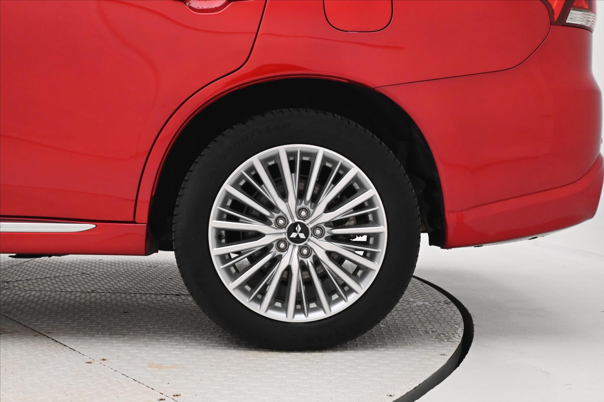 Main photo of the car Mitsubishi Outlander 2.4 PHEV Intense+ 4WD Warranty up to 5 years (33)
