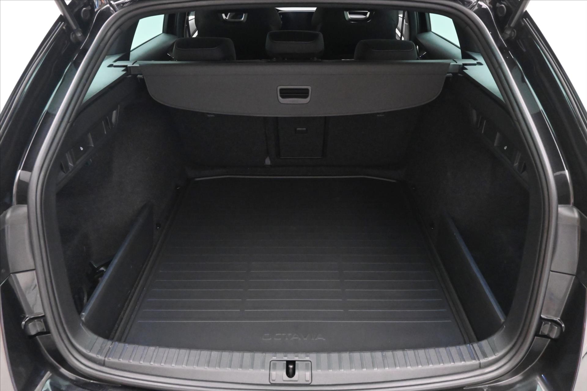 Main photo of the car Skoda Octavia 2.0 TDI 110 kW DSG Sportline Warranty up to 5 years (10)