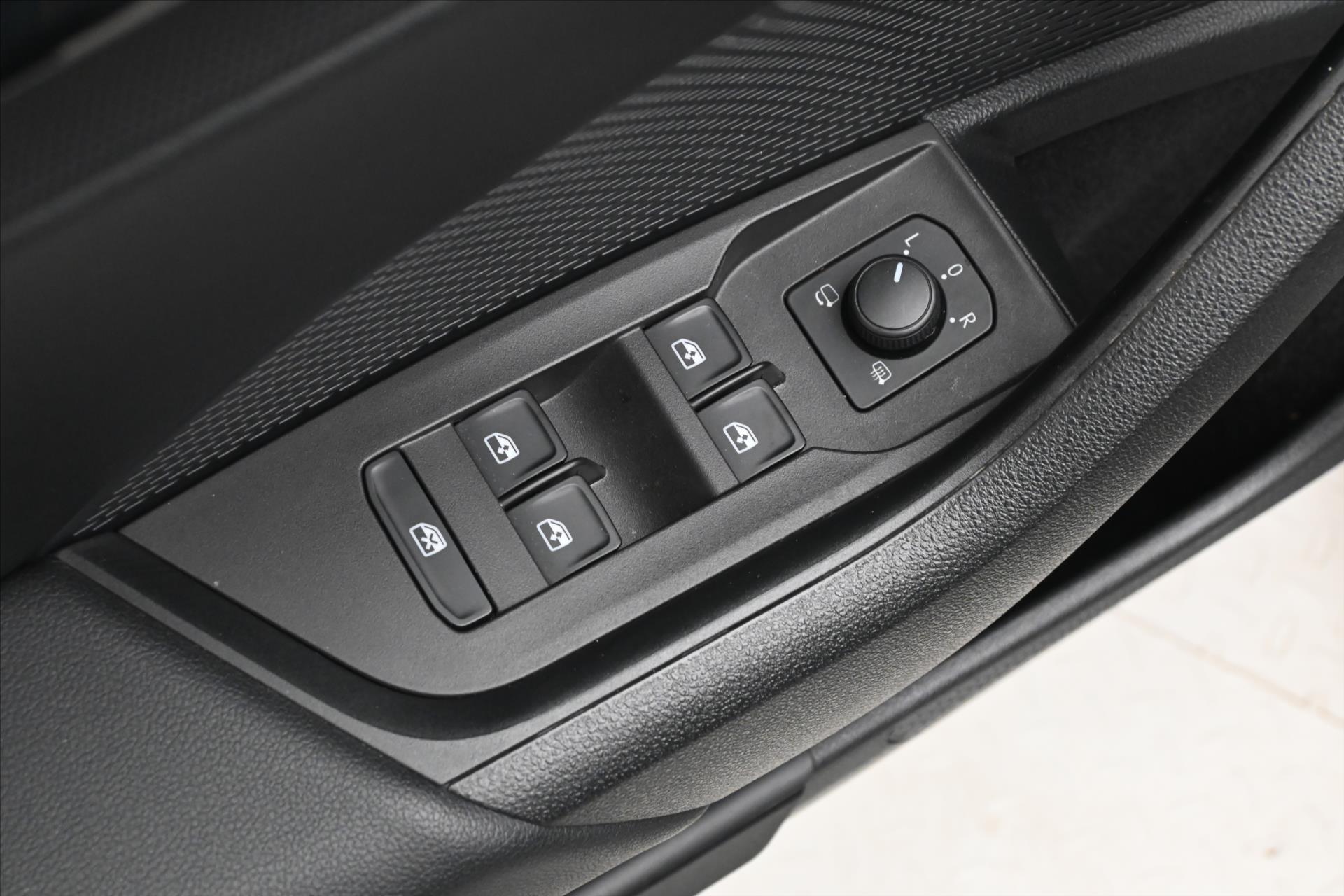 Main photo of the car Skoda Octavia 2.0 TDI 110 kW DSG Sportline Warranty up to 5 years (25)