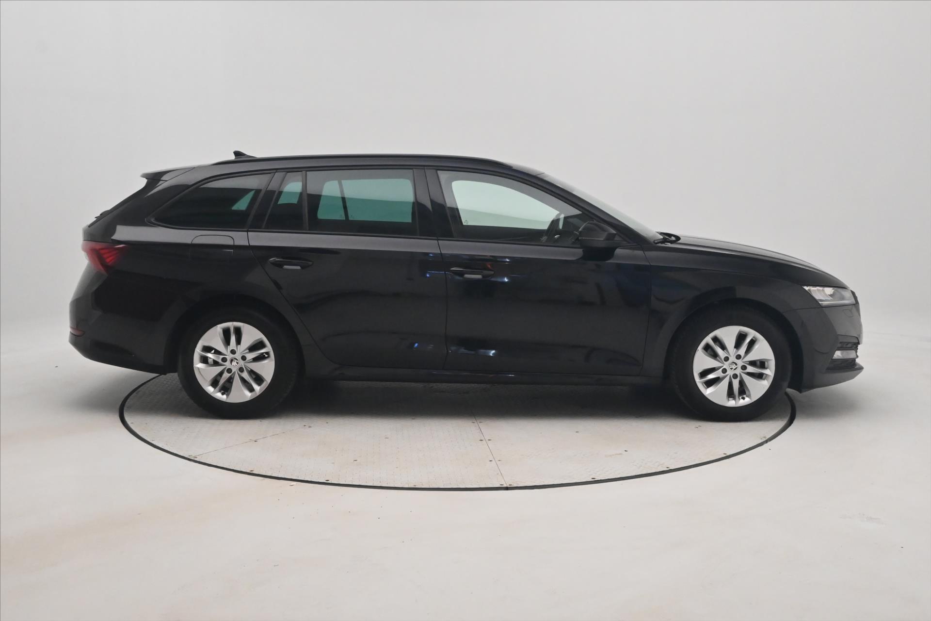 Main photo of the car Skoda Octavia 2.0 TDI 110 kW DSG Sportline Warranty up to 5 years (4)