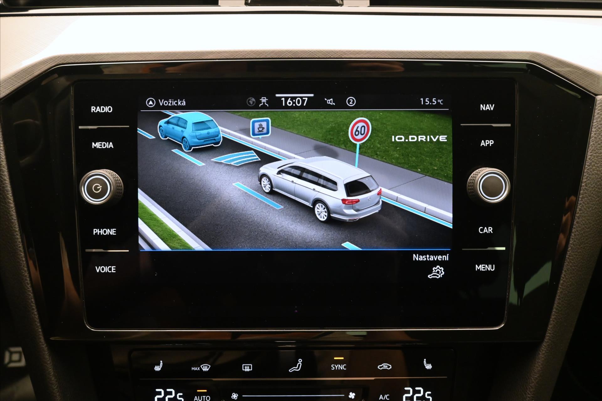 Hlavní fotografie vozu Volkswagen Passat 2,0 TDI 110 kW DSG Business Záruka až 5 let (19)