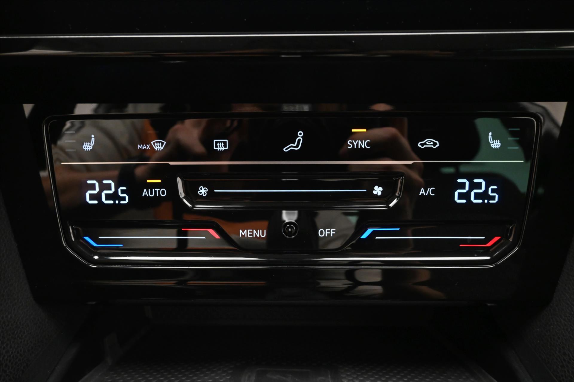 Hlavní fotografie vozu Volkswagen Passat 2,0 TDI 110 kW DSG Business Záruka až 5 let (21)