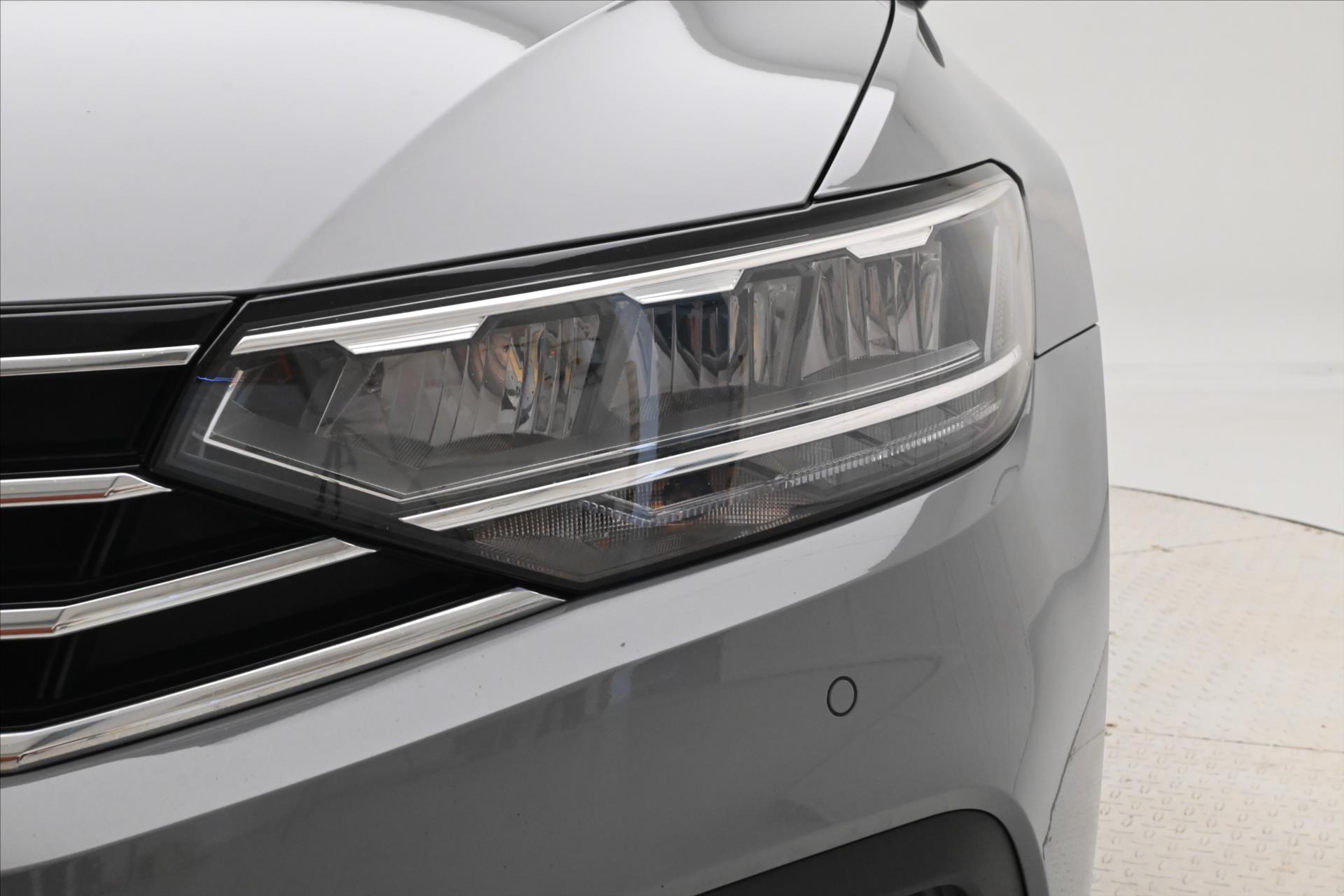 Hlavní fotografie vozu Volkswagen Passat 2,0 TDI 110 kW DSG Business Záruka až 5 let (29)