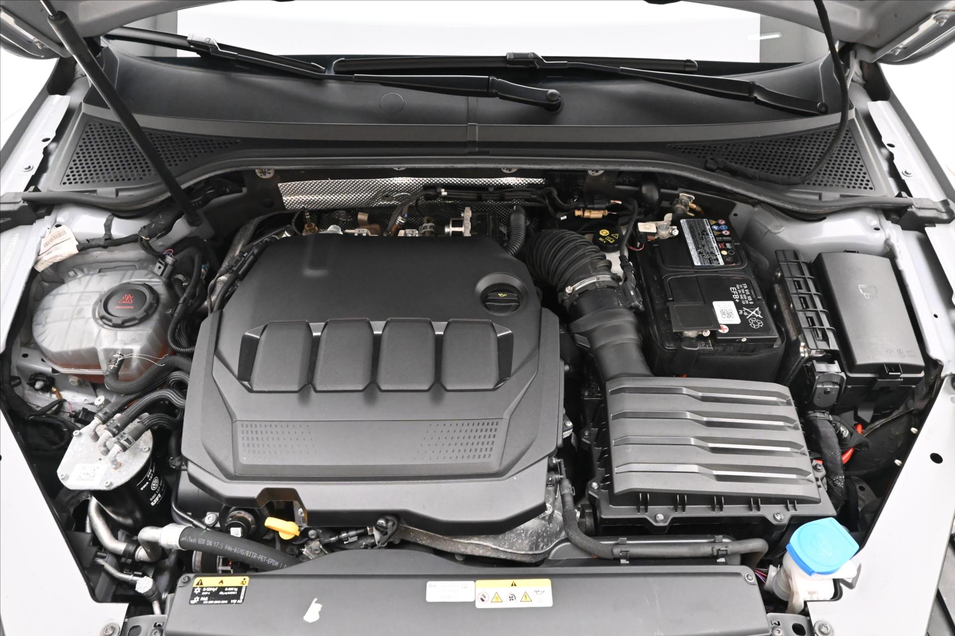 Hlavní fotografie vozu Volkswagen Passat 2,0 TDI 110 kW DSG Business Záruka až 5 let (9)