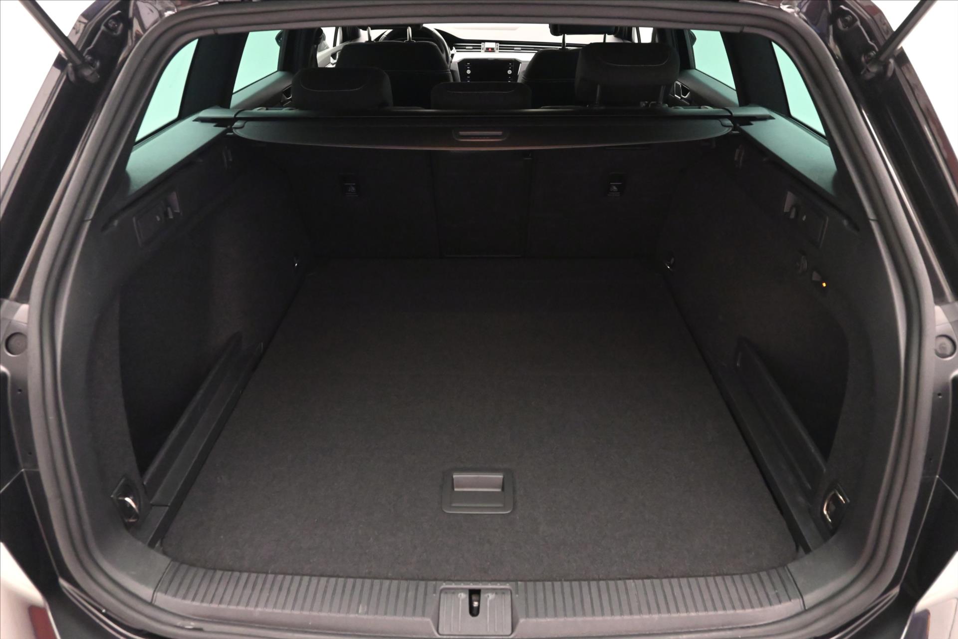 Hlavní fotografie vozu Volkswagen Passat 2,0 TDI 110kW DSG Business Záruka až 5 let (10)