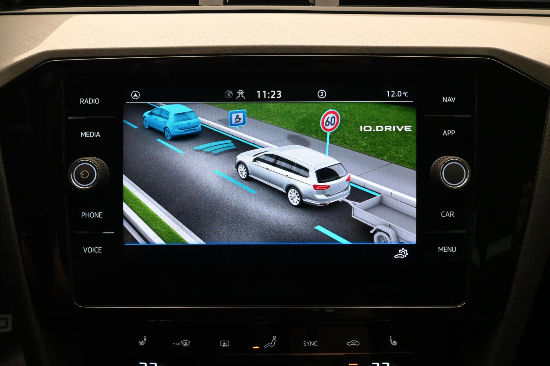 Hlavní fotografie vozu Volkswagen Passat 2,0 TDI 110kW DSG Business Záruka až 5 let (19)