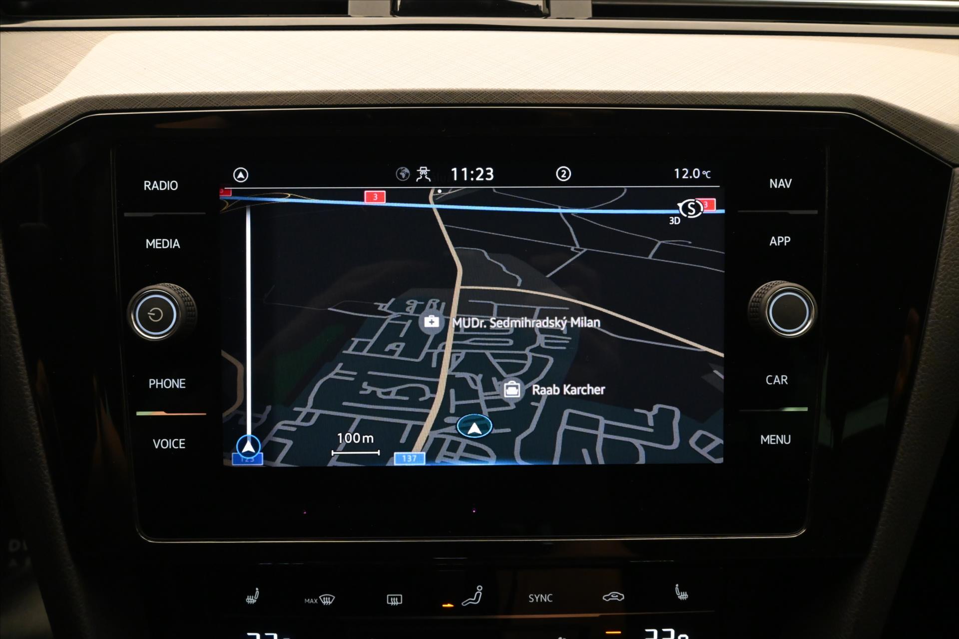 Hlavní fotografie vozu Volkswagen Passat 2,0 TDI 110kW DSG Business Záruka až 5 let (20)