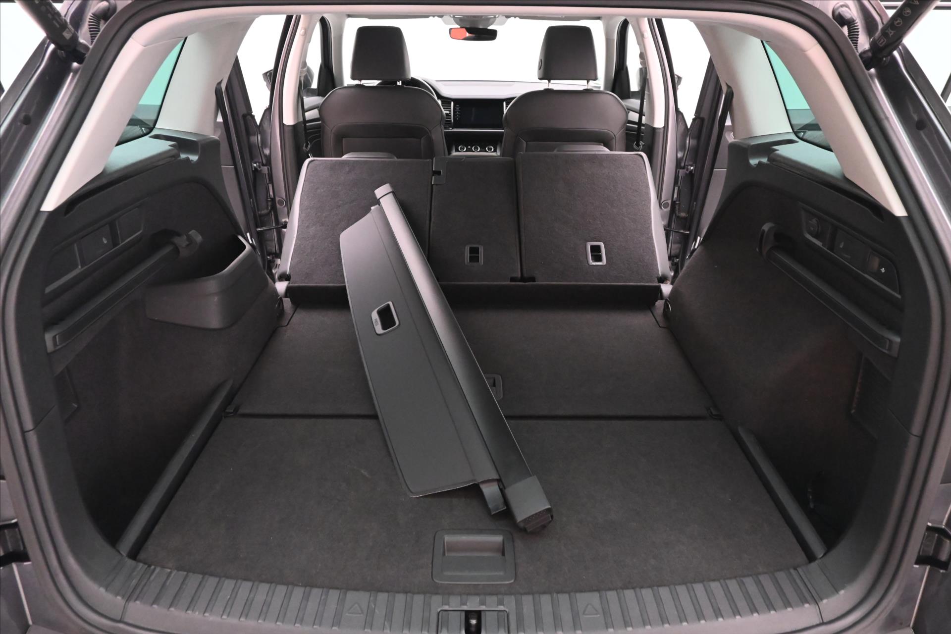 Hlavní fotografie vozu Škoda Kodiaq 2,0 TDI 147kW DSG 4x4 Style Záruka až 5 let (11)