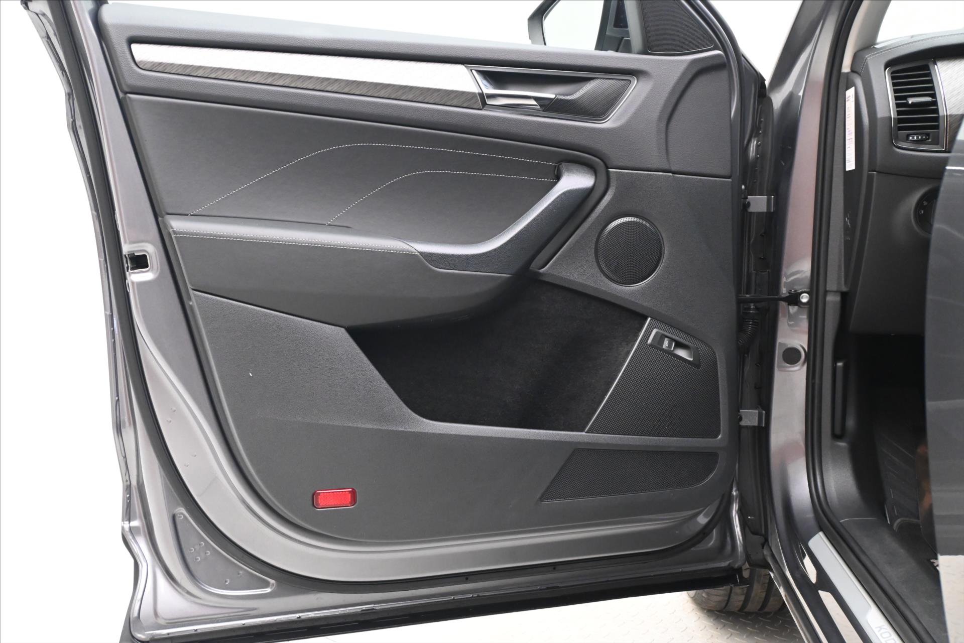 Hlavní fotografie vozu Škoda Kodiaq 2,0 TDI 147kW DSG 4x4 Style Záruka až 5 let (24)