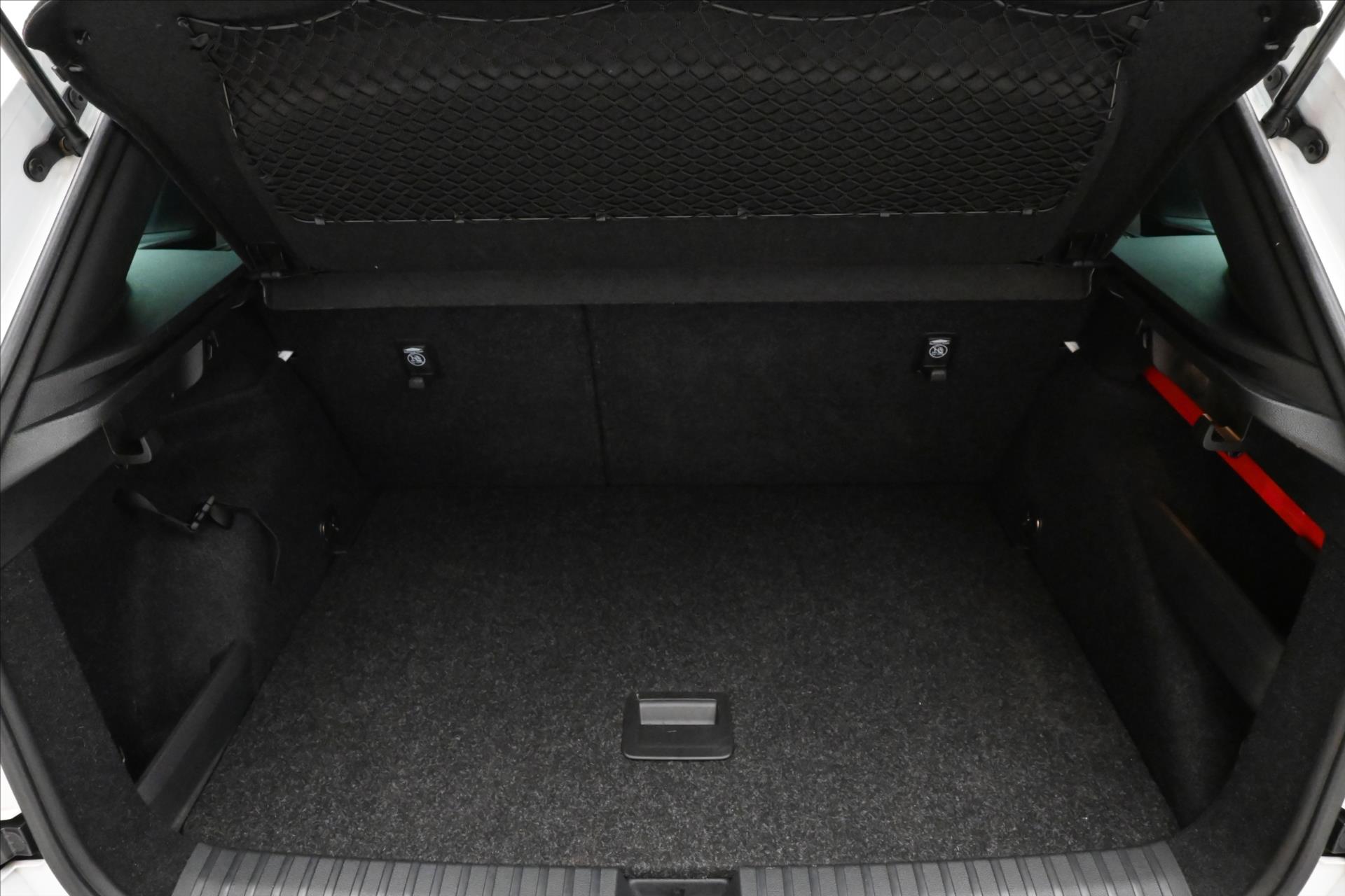 Hlavní fotografie vozu Škoda Kamiq 1,0 TSI 81 kW Monte Carlo Záruka až 5 let (10)