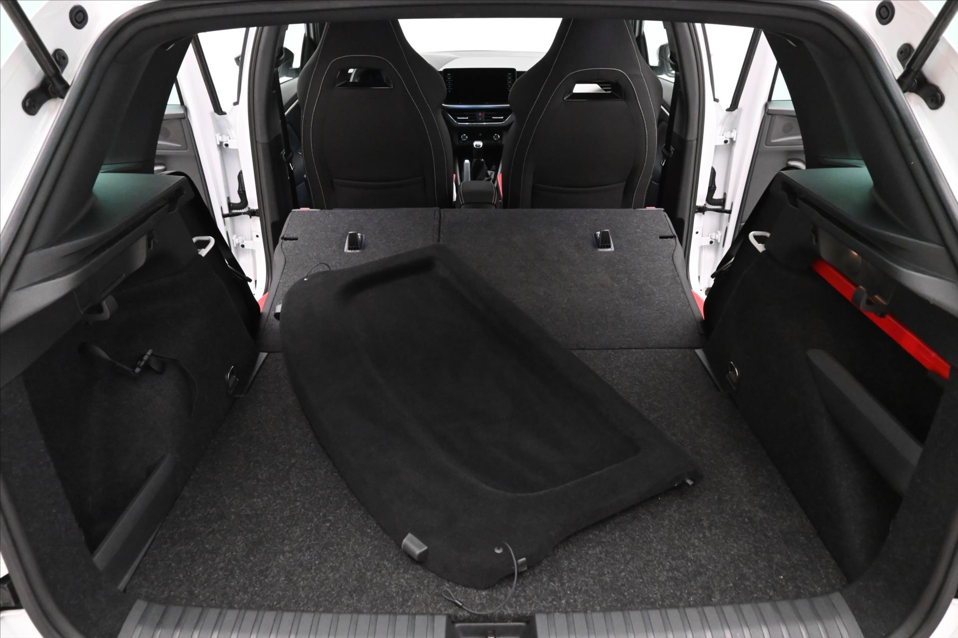 Hlavní fotografie vozu Škoda Kamiq 1,0 TSI 81 kW Monte Carlo Záruka až 5 let (11)