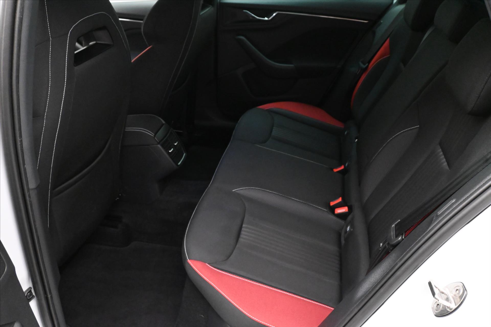 Hlavní fotografie vozu Škoda Kamiq 1,0 TSI 81 kW Monte Carlo Záruka až 5 let (14)