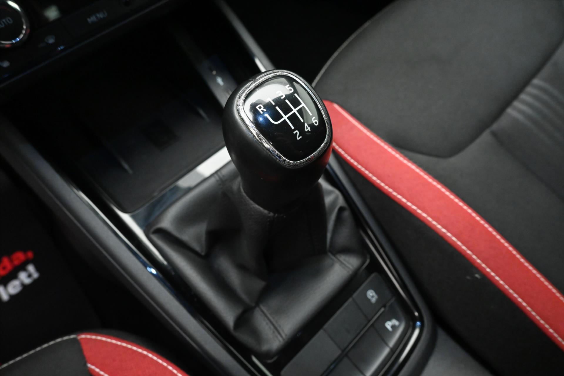 Hlavní fotografie vozu Škoda Kamiq 1,0 TSI 81 kW Monte Carlo Záruka až 5 let (22)