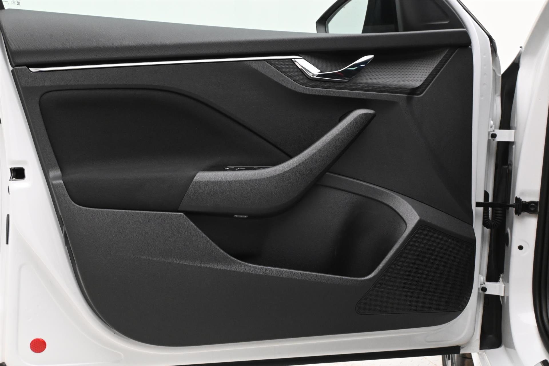 Hlavní fotografie vozu Škoda Kamiq 1,0 TSI 81 kW Monte Carlo Záruka až 5 let (24)