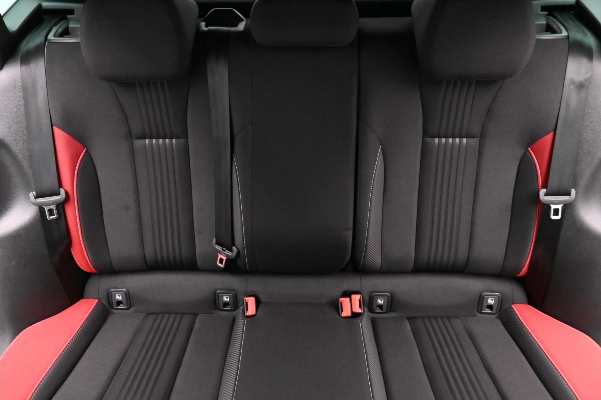 Hlavní fotografie vozu Škoda Kamiq 1,0 TSI 81 kW Monte Carlo Záruka až 5 let (27)