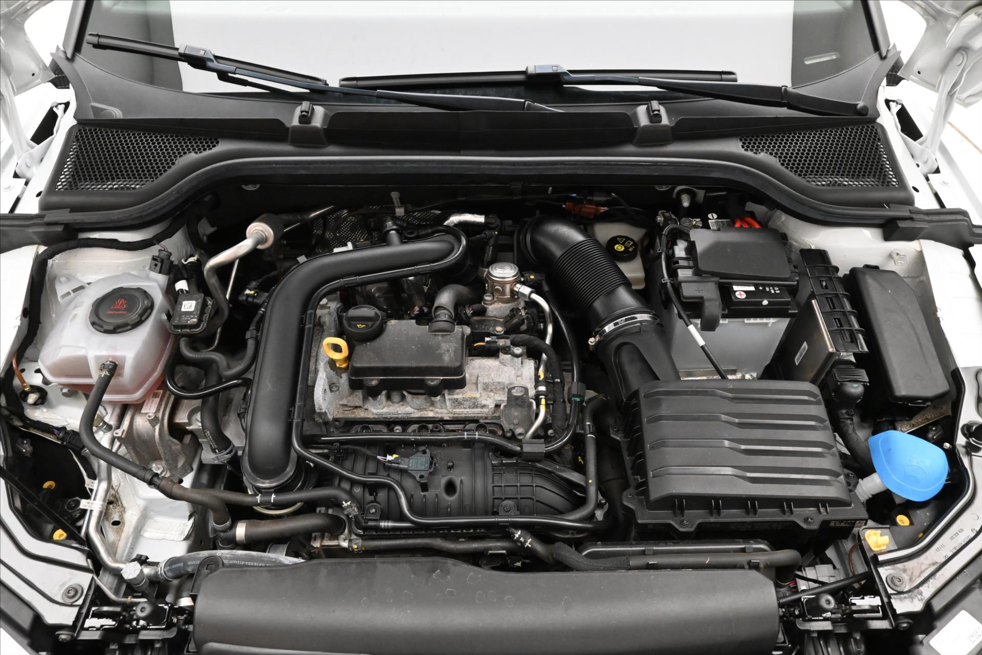 Hlavní fotografie vozu Škoda Kamiq 1,0 TSI 81 kW Monte Carlo Záruka až 5 let (9)