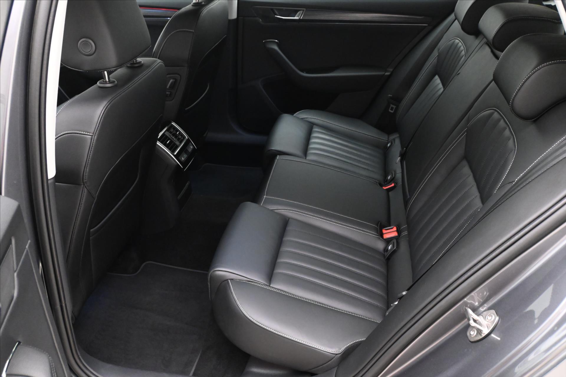Hlavní fotografie vozu Škoda Superb 2,0 TDI 110kW DSG Style Záruka až 5 let (15)